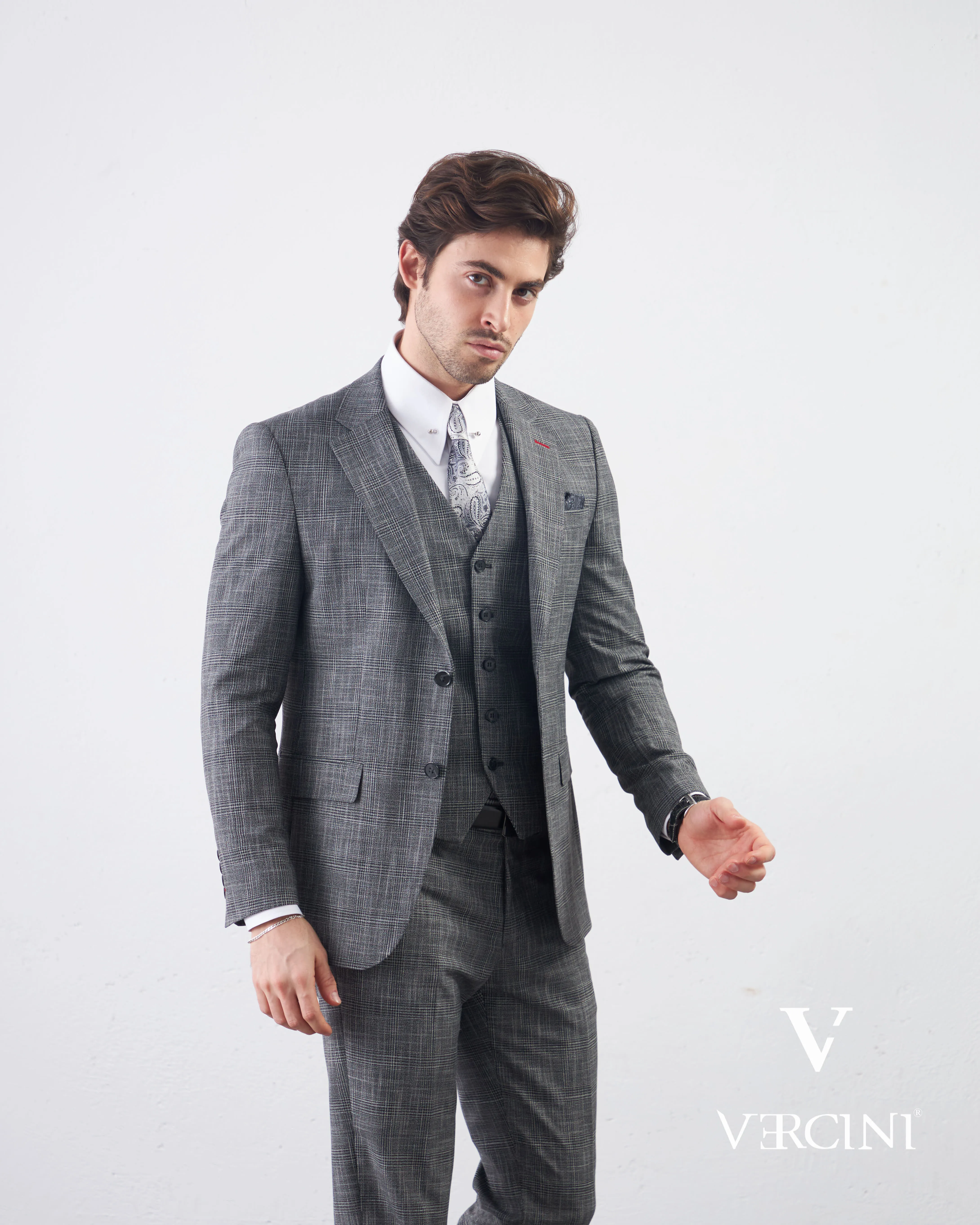 Vercini Charcoal Elegance Three-Piece Men's Suit