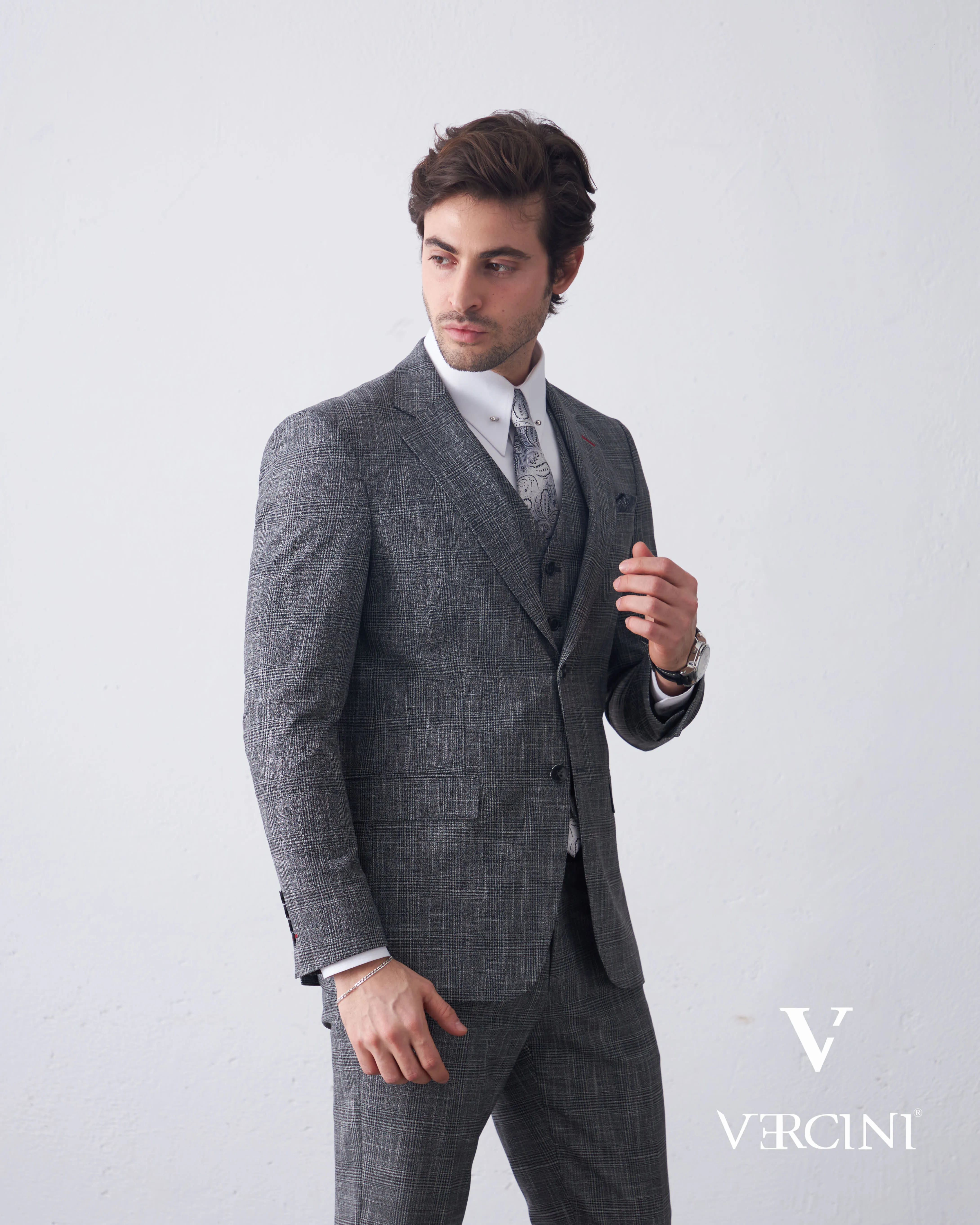 Vercini Charcoal Elegance Three-Piece Men's Suit