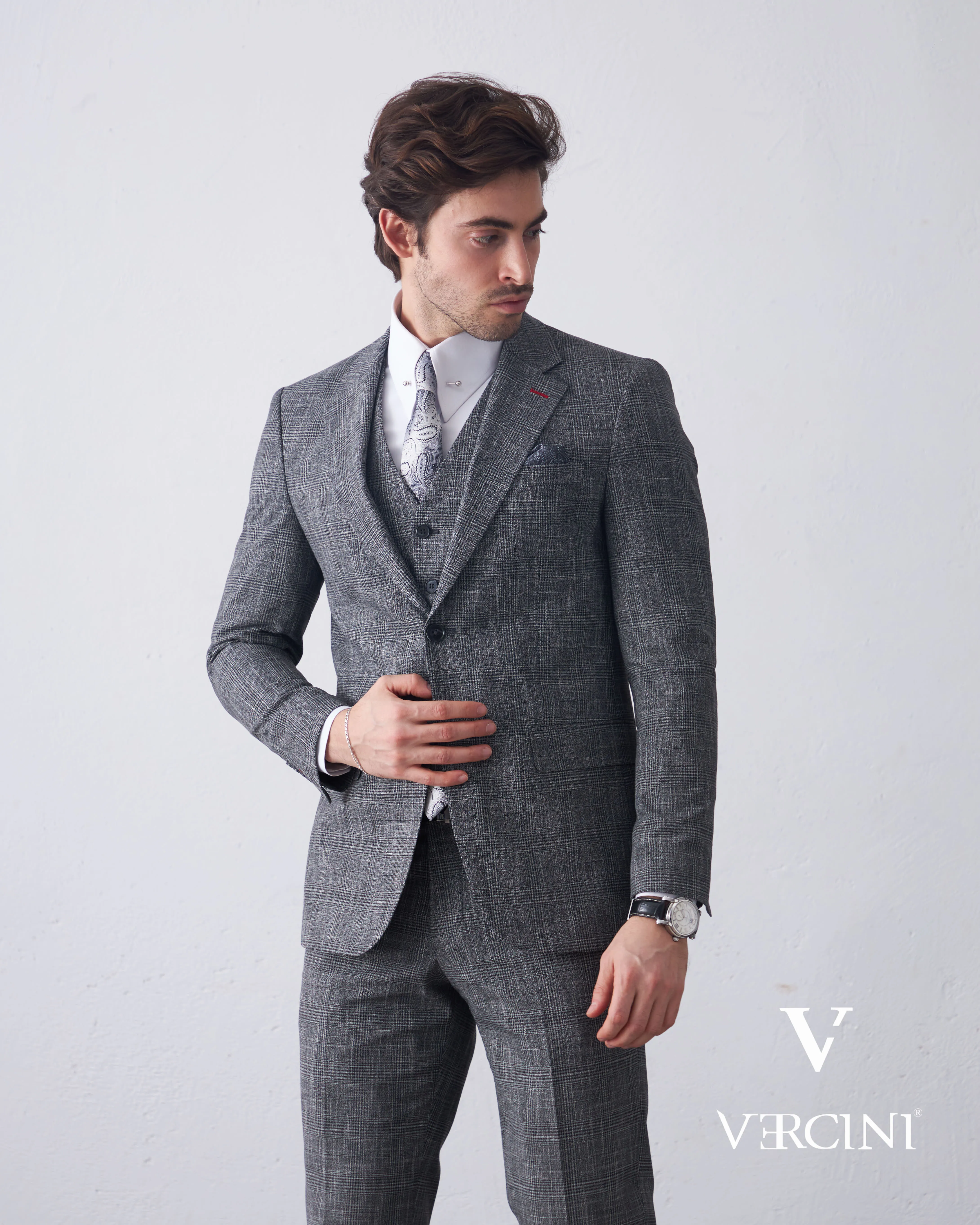 Vercini Charcoal Elegance Three-Piece Men's Suit